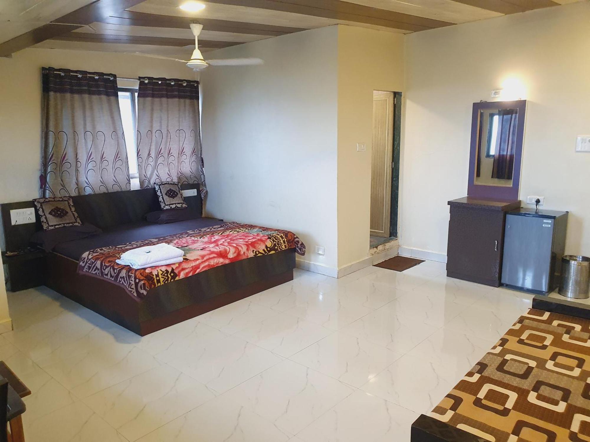 Hiral Residency Otel Matheran Dış mekan fotoğraf